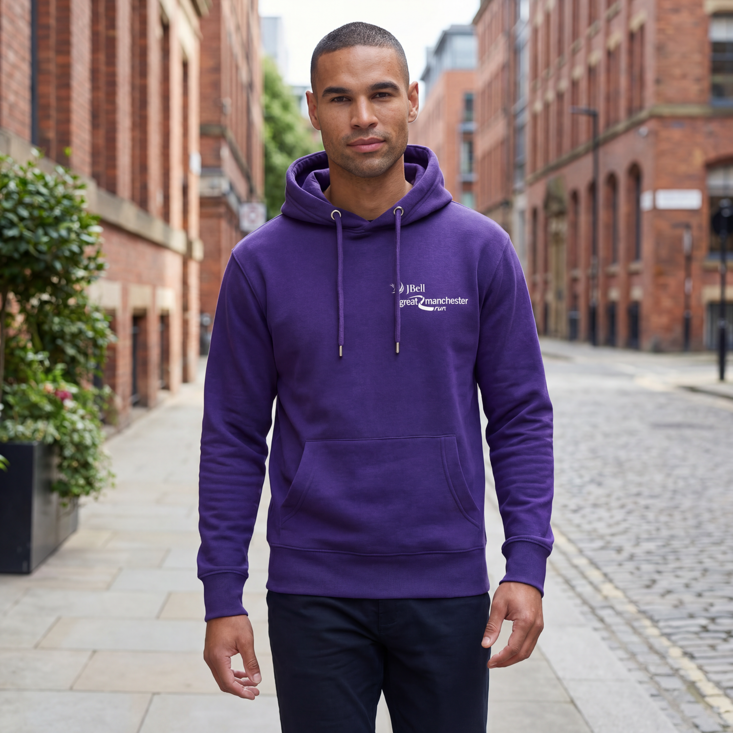 HOODIES & SWEATSHIRTS